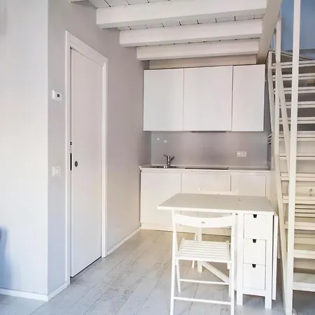 Youhosty - Custodi 12 Milan